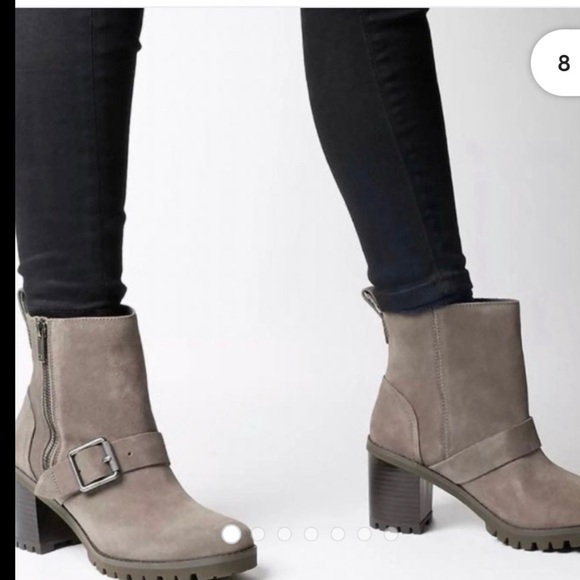 UGG Australian Suede FERN Boots SIZE 5.5  NEW - Picture 1 of 3